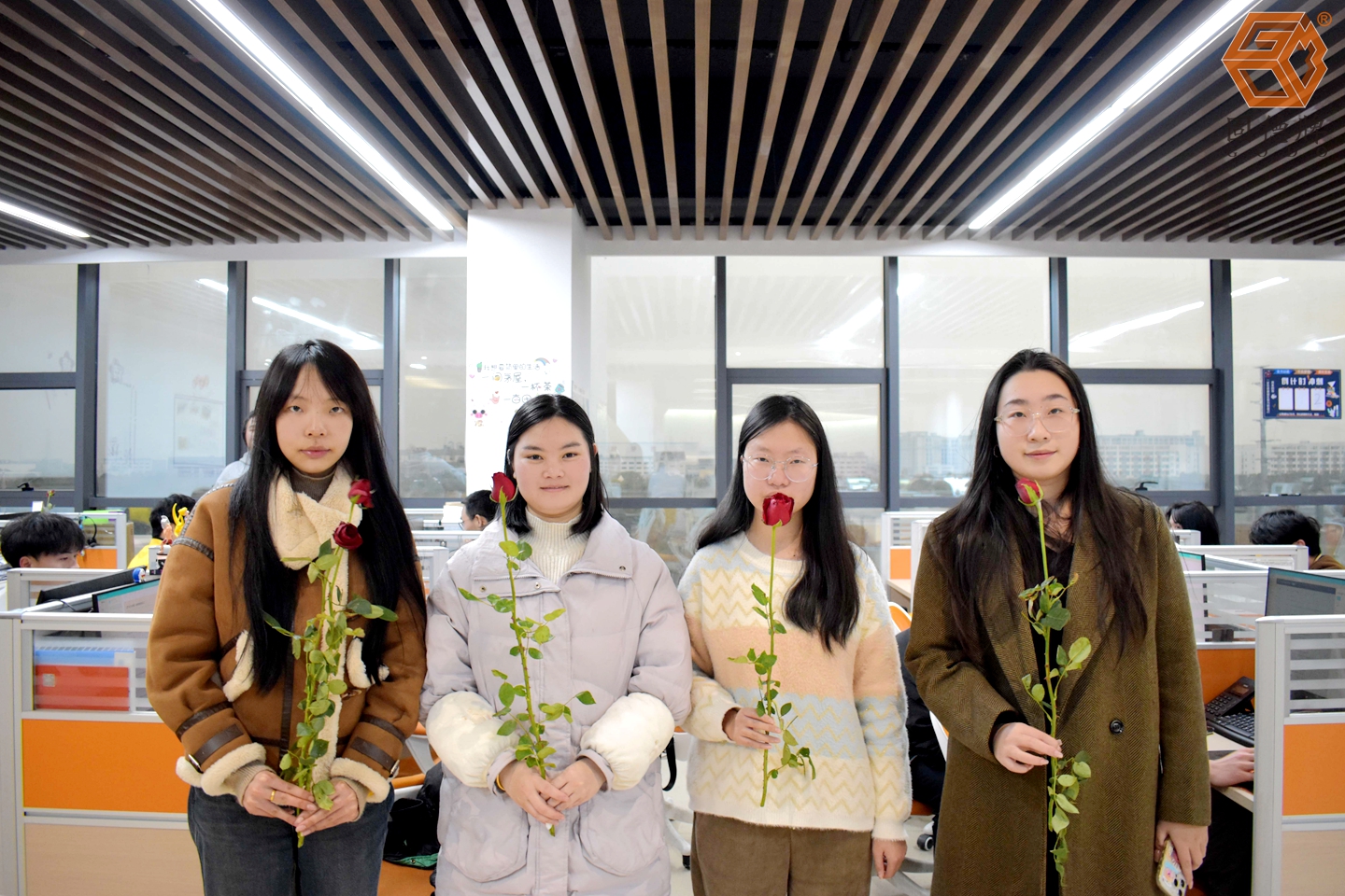 lQDPKeFhHHdPKFPND6DNF3Cw0BG2iAMYR9YF14224tG_AA_6000_4000 边锋开展妇女节福利赠送活动6
