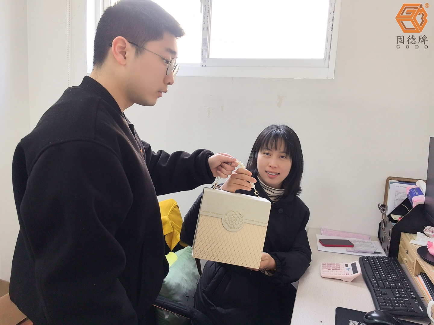 lQDPJwt099sJt1PNCZDNDMCwxcb_IzEirMcF14224tG_AQ_3264_2448 边锋开展妇女节福利赠送活动5