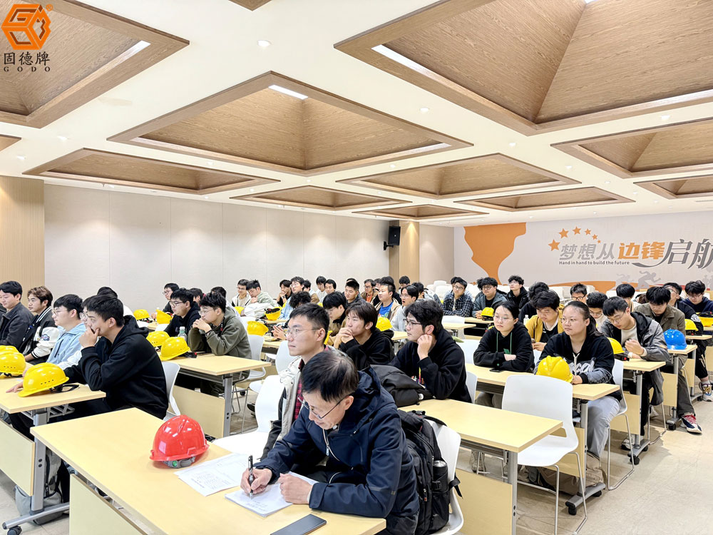 微信图片_20241112112801 上海应用技术大学师生来访参观交流2
