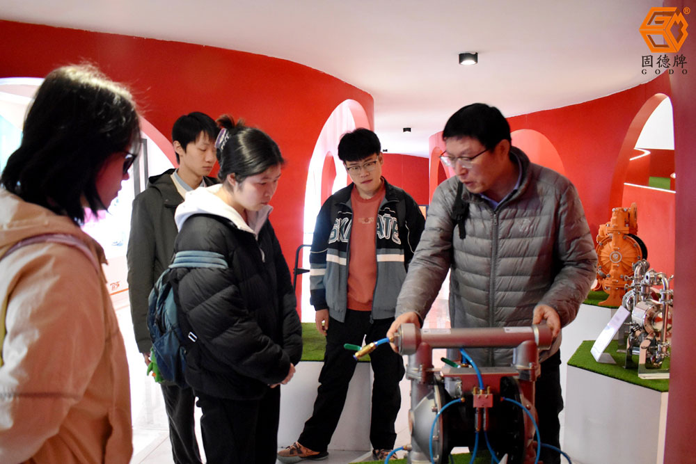 DSC_0032.JPG 同济大学訚教授一行莅临指导图一