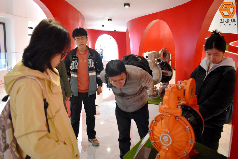 DSC_0019.JPG 同济大学訚教授一行莅临指导图二
