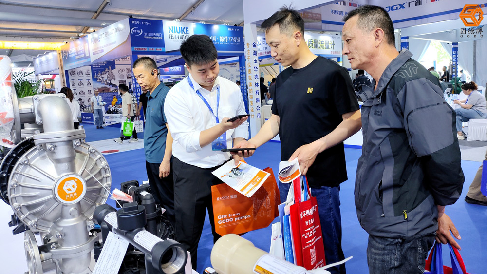 边锋隔膜泵亮相中国（淄博）化工技术装备展览会图四